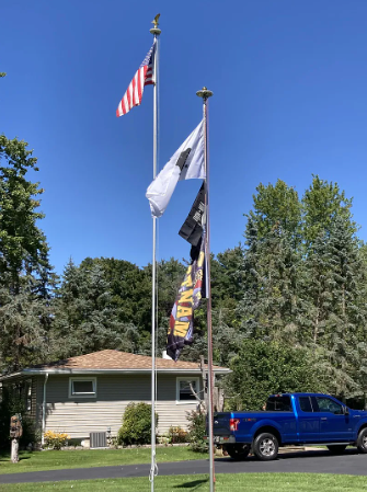 Bundle : 13 Gauge Sectional Flagpole Kit with Solar Lamp